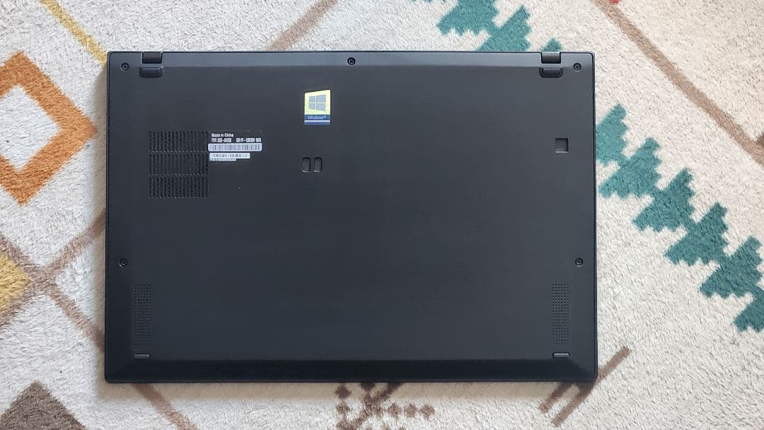 Thinkpad X1 Carbon Gen7 SIM対応 タッチパネル