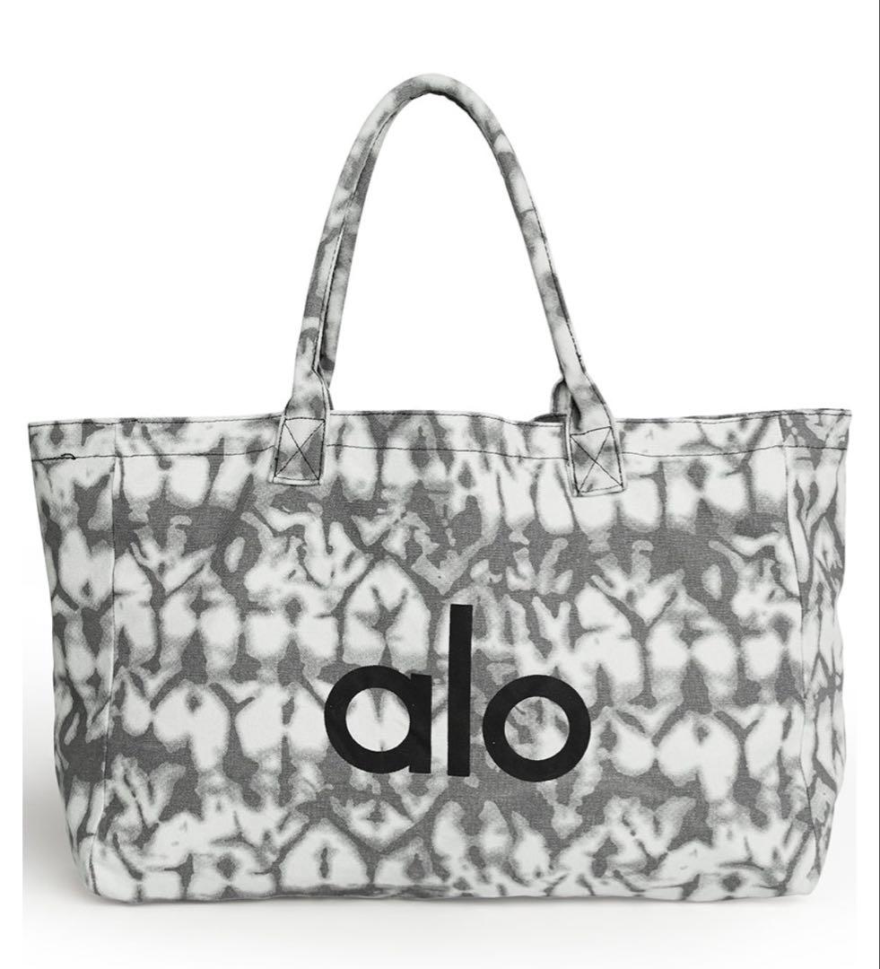 【未開封ショップバッグ付】アローヨガ　フーディー＆スウェットパンツ　セットアップ