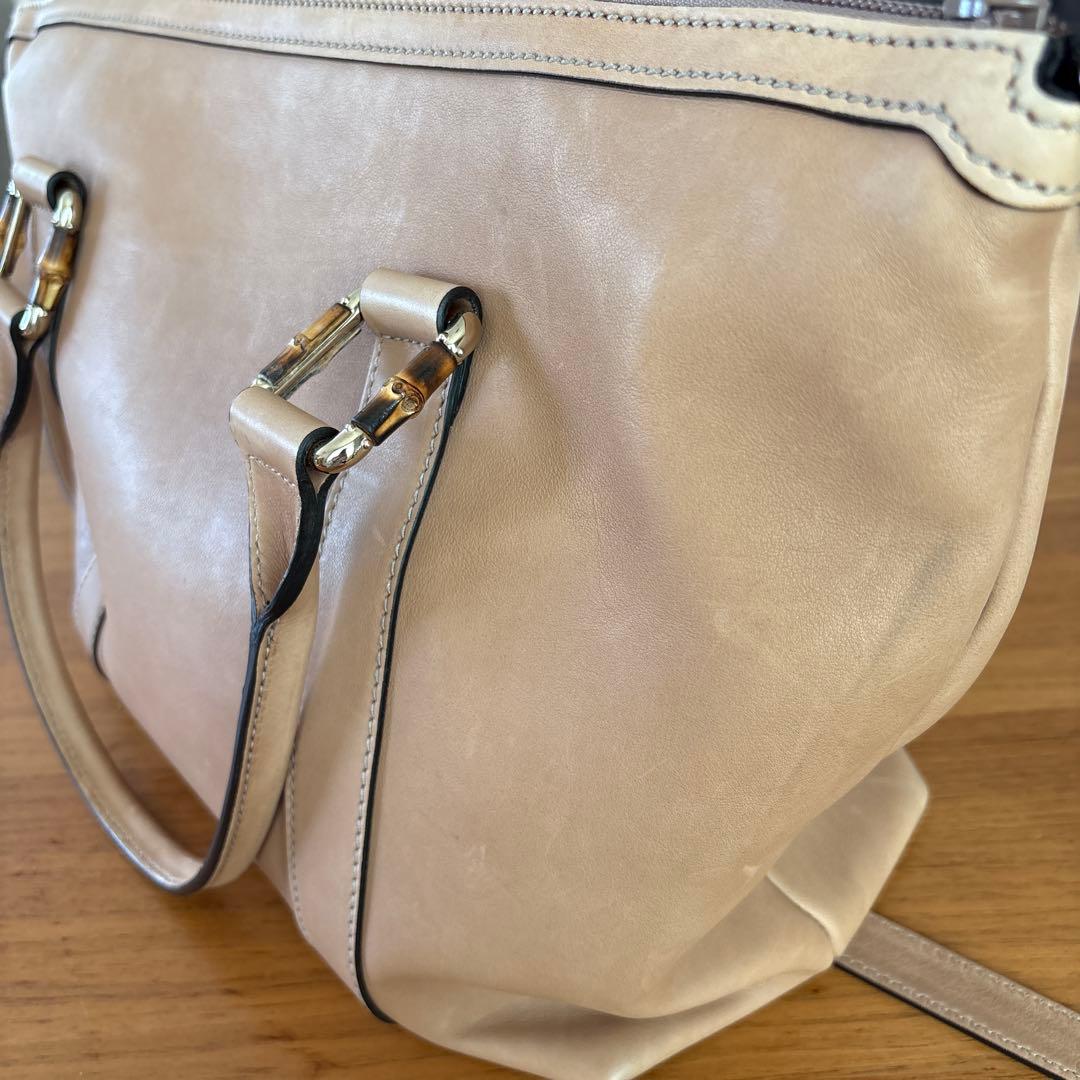 GUCCI ベージュ レザー バッグ