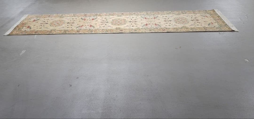 ペルシャ絨毯100%手織天然素シルクウールタブリーズ産本物サイズ420×93cm