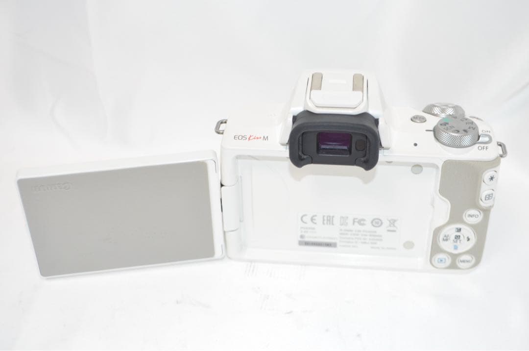 ★お洒落ホワイト♪高性能ミラーレス！スマホ転送OK★キヤノン Kiss M