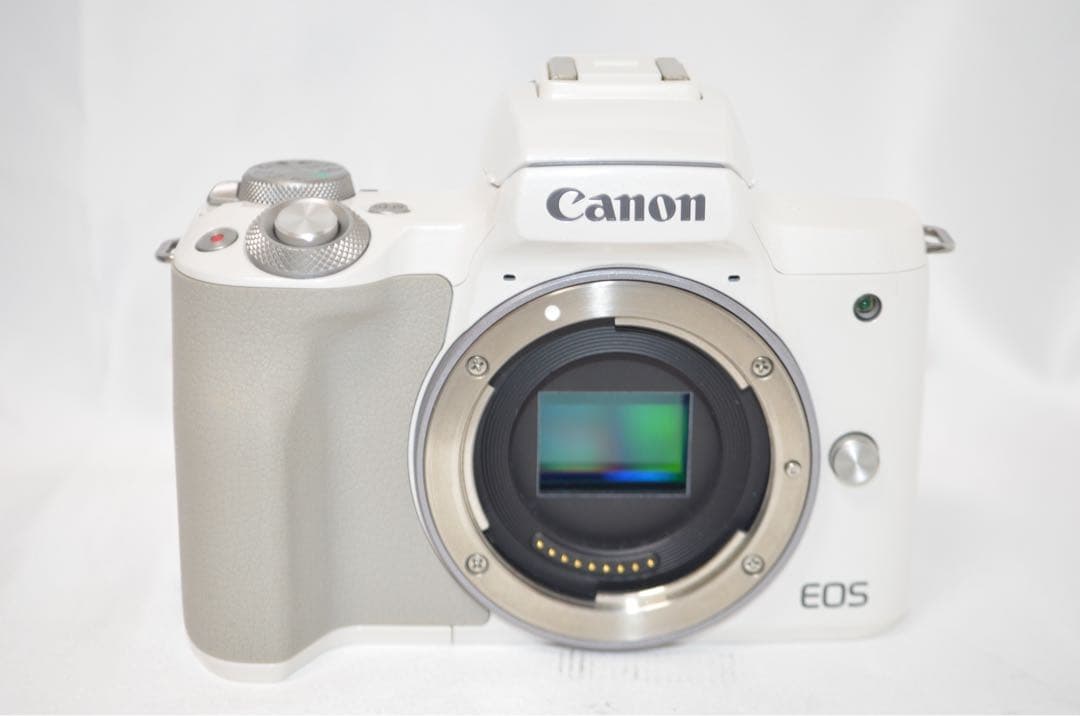 ★お洒落ホワイト♪高性能ミラーレス！スマホ転送OK★キヤノン Kiss M