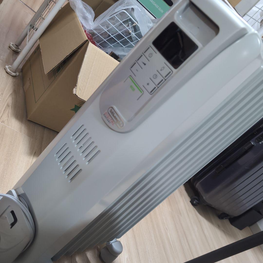 DeLonghi オイルヒーター デジタル タイプ