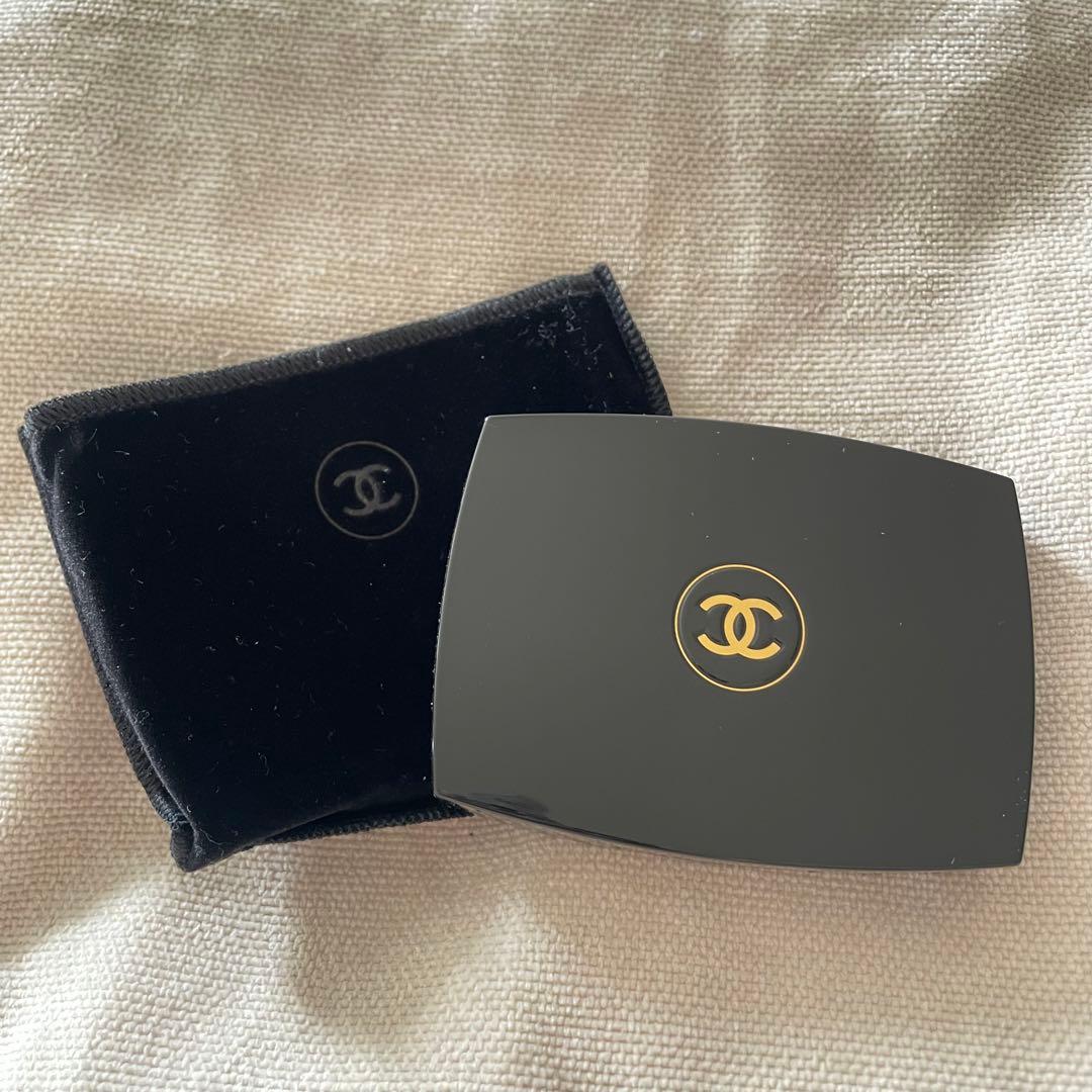 限定品　ホリデーコフレ　シャネル　ルミエールグラフィック　アイシャドウ