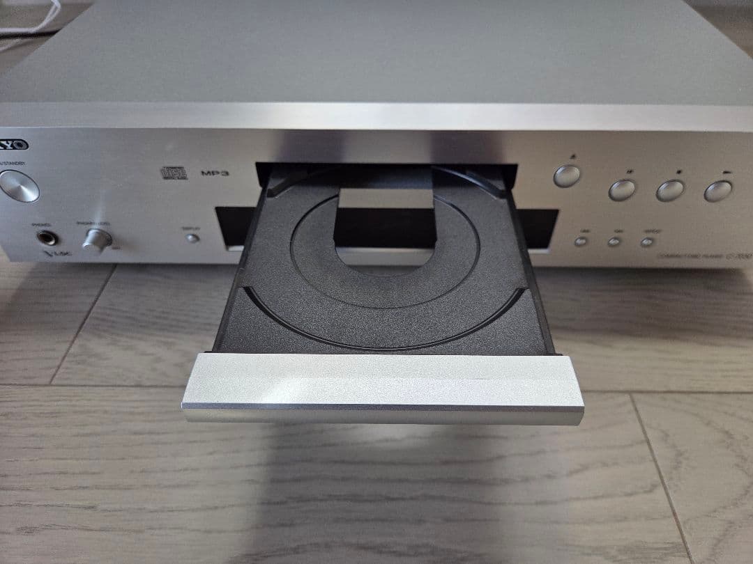 (ジャンク扱い) ONKYO C-7030 CDプレーヤー