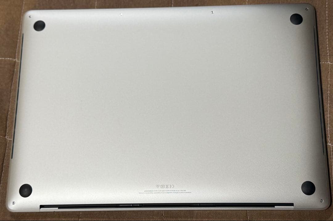 阮*文様 MacBook Pro16インチ2019 / 512GB / 美品 /