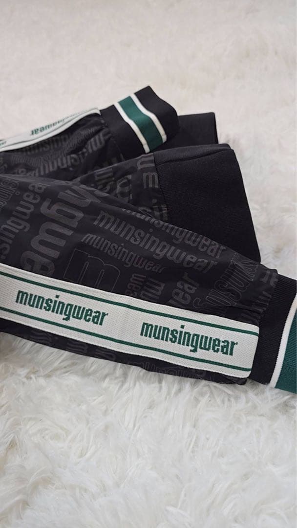 munsing wear 【マンシングウェア】ジャケット 黒 M ゴルフウェア