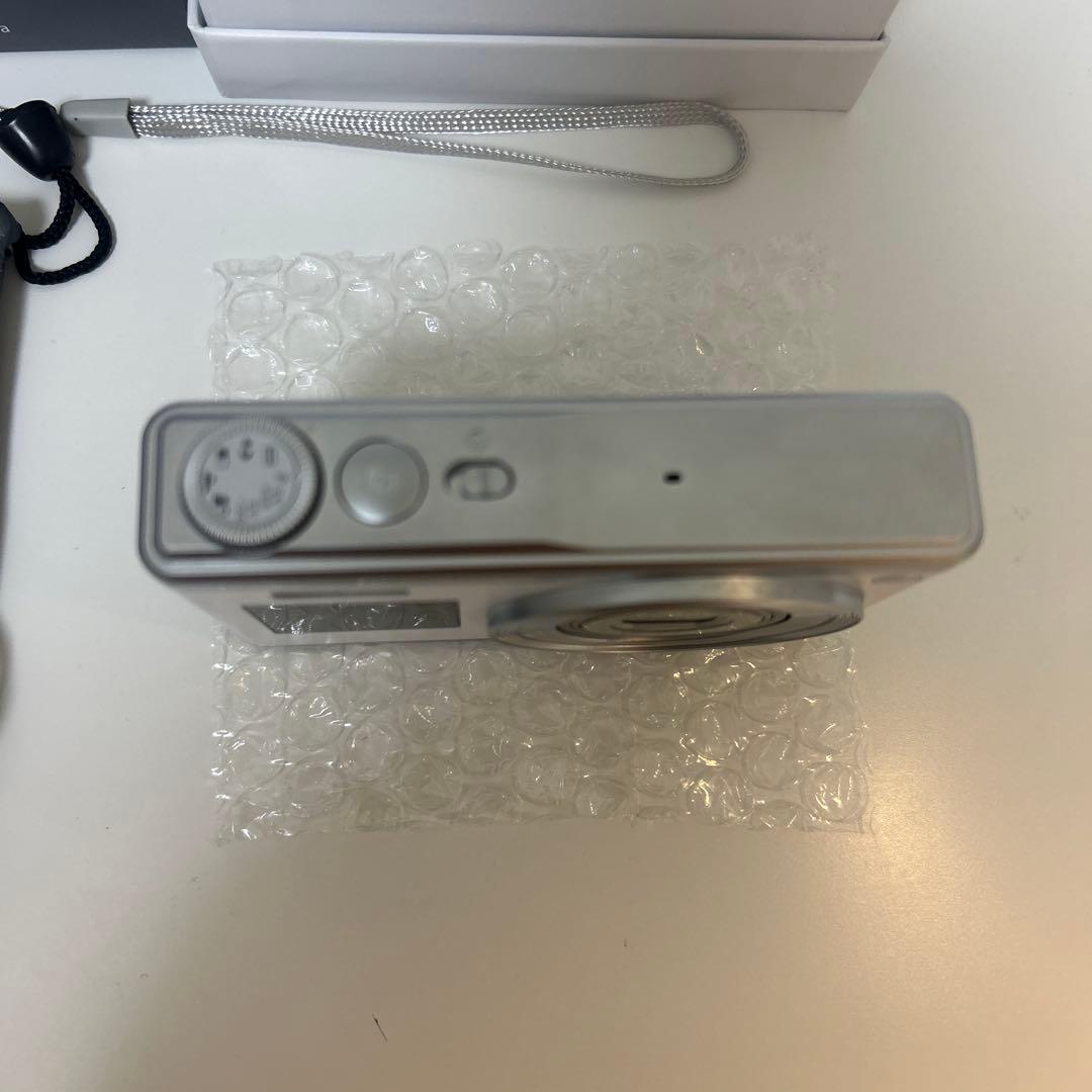 自撮り機能付 光学6倍ズーム デジタルカメラ EZ-CDC6