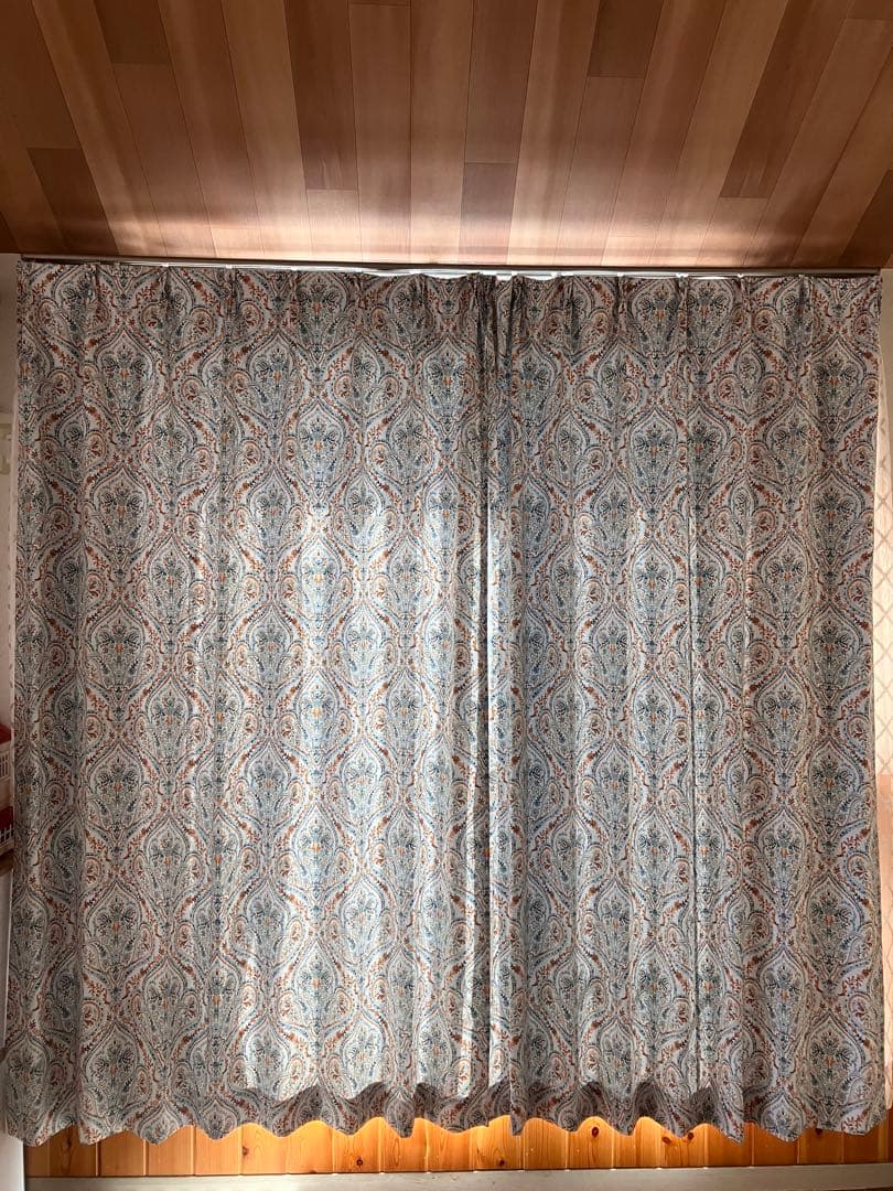 美品 びっくりカーテン アシャラ モロッカンスタイル 遮光カーテン 200