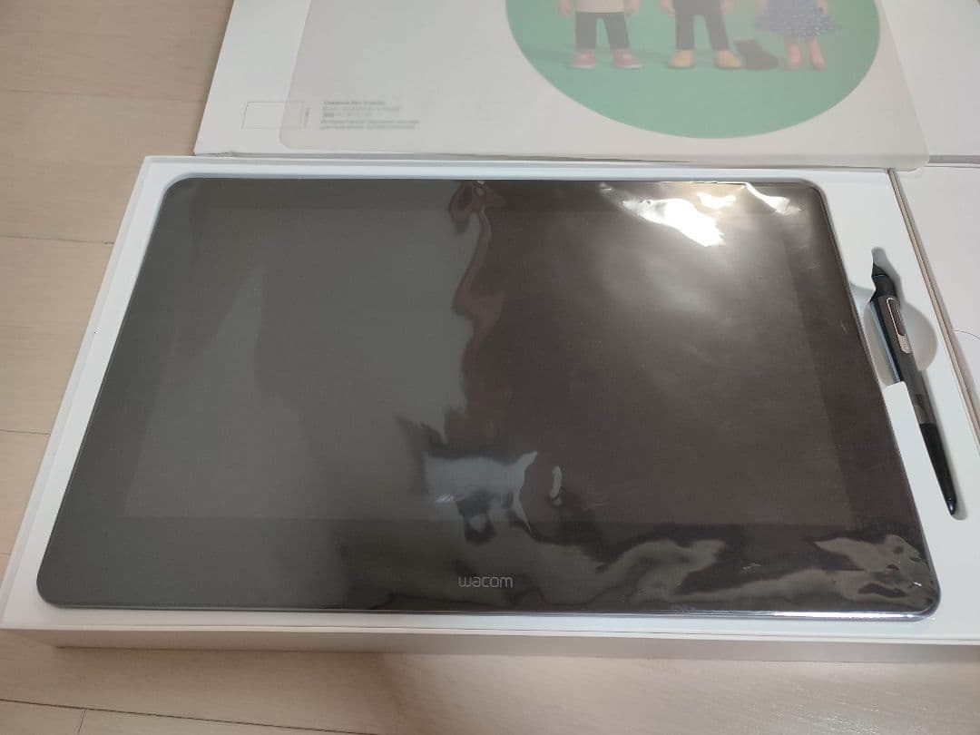 液タブ・ペンタブ Wacom Cintiq Pro 16 (DTH-1620/AK0)