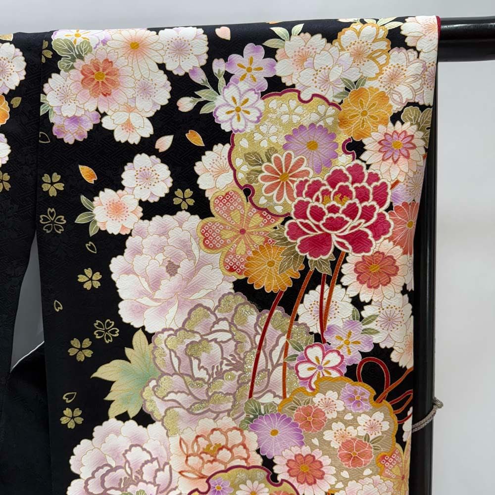 振袖 正絹 黒 古典花柄 裄68.3㎝ 成人式 中古 c-79