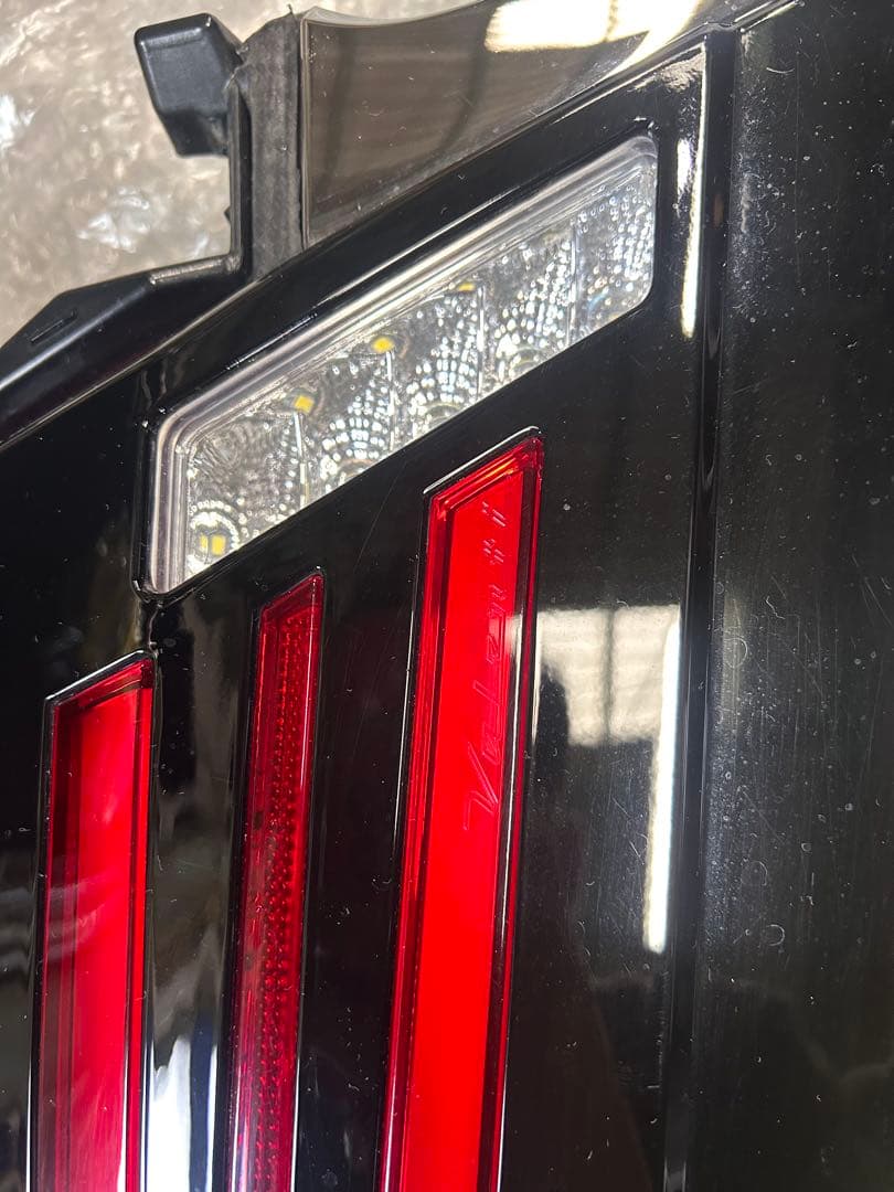 アルファード30前期 バレンティ LEDテールランプ