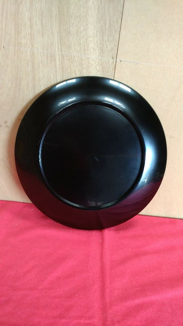 漆塗り蒔絵飾り皿