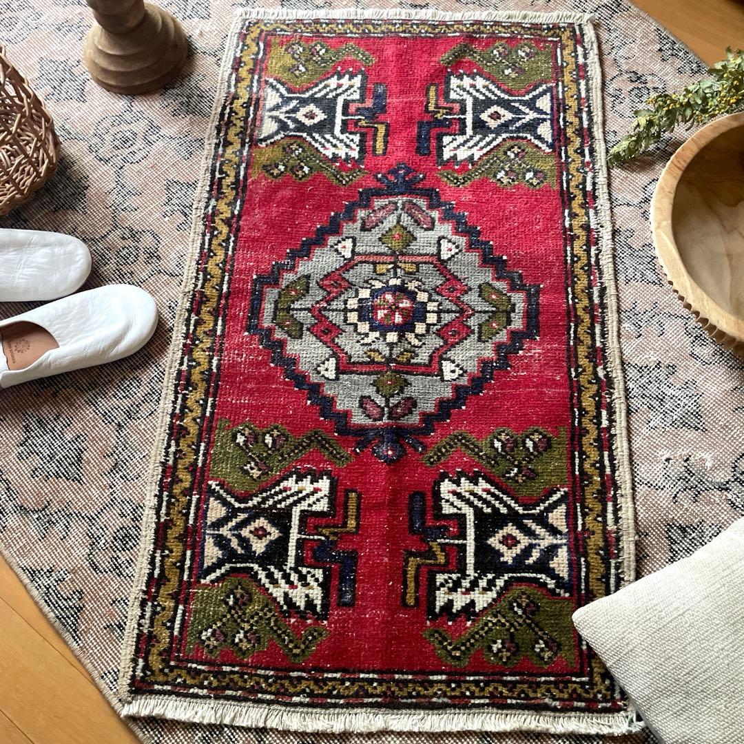 54×96 アンティークレッド　小さなメダリオン　トルコヴィンテージラグ