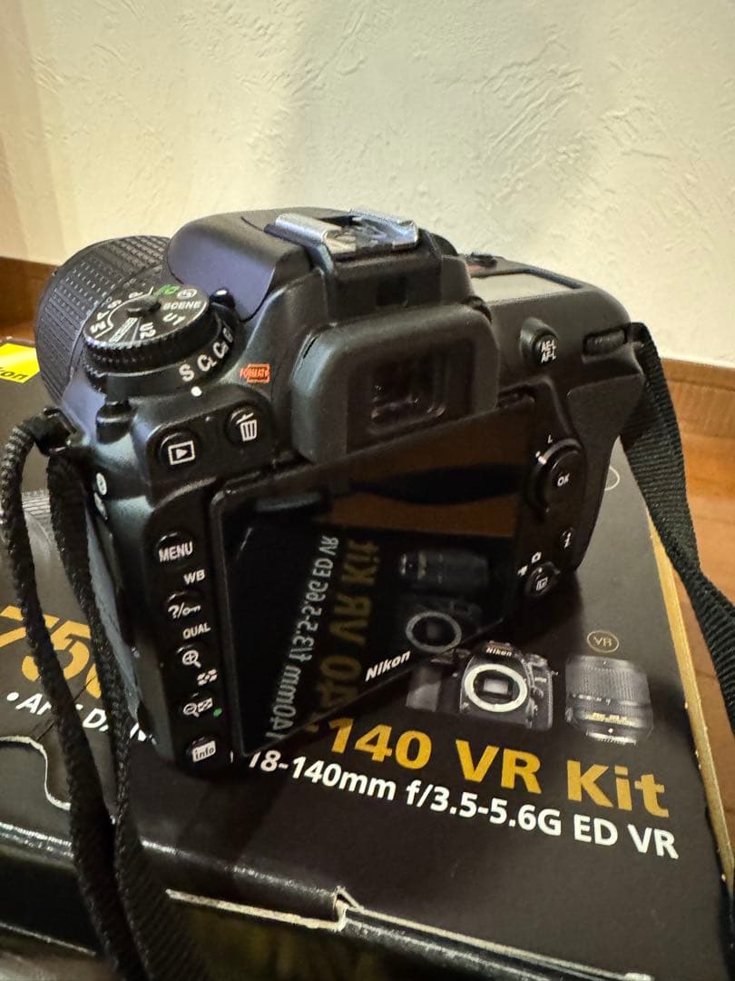 フィルムカメラ Nikon D7500 18-140mm VR Kit