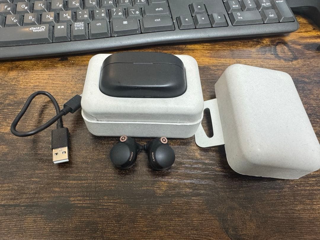 SONY ワイヤレスイヤホン WF-1000XM4 ブラック 充電ケース付き