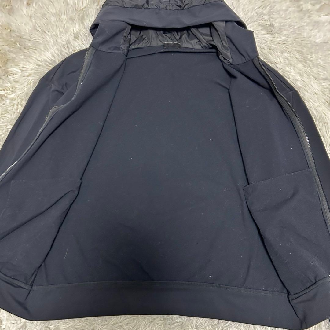 モンクレール　ブラック　ナイロンパーカー　Lサイズ