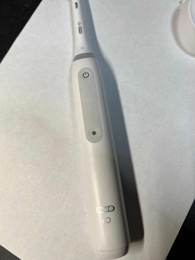 Oral-B iO3 電動歯ブラシ本体 ホワイト 充電器付き