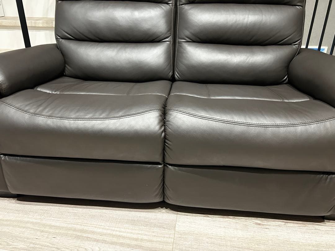 ニトリ　2人掛け　電動リクライニングソファ　Nビリーバ2革DBR ダークブラウン