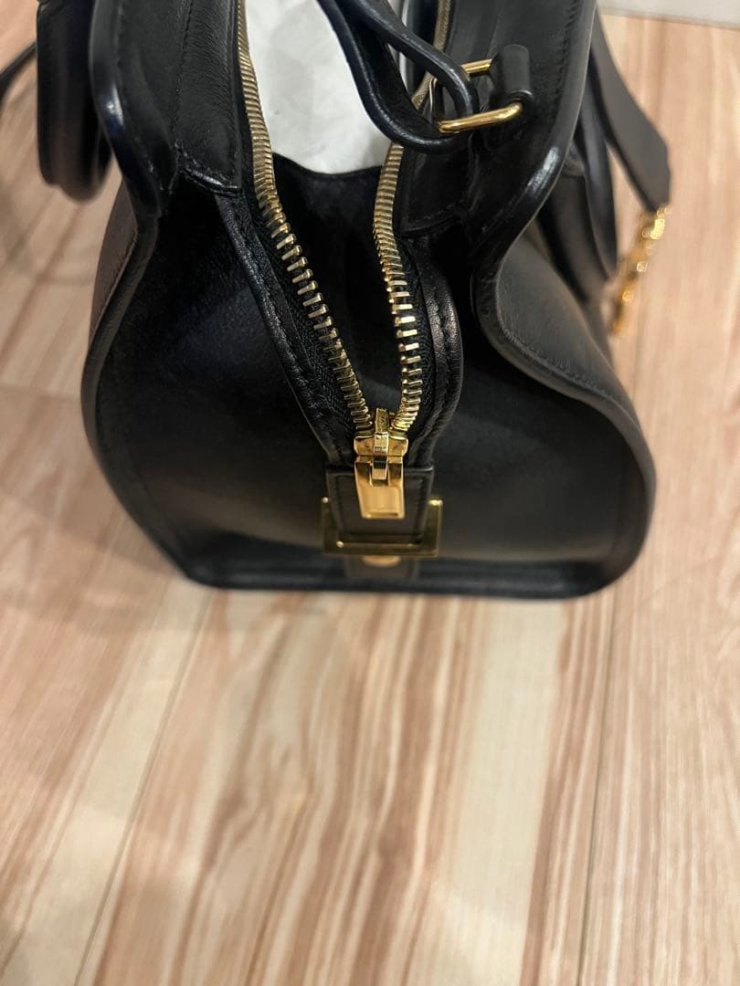 YSL 黒 レザー ショルダーバッグ　2/8迄の出品