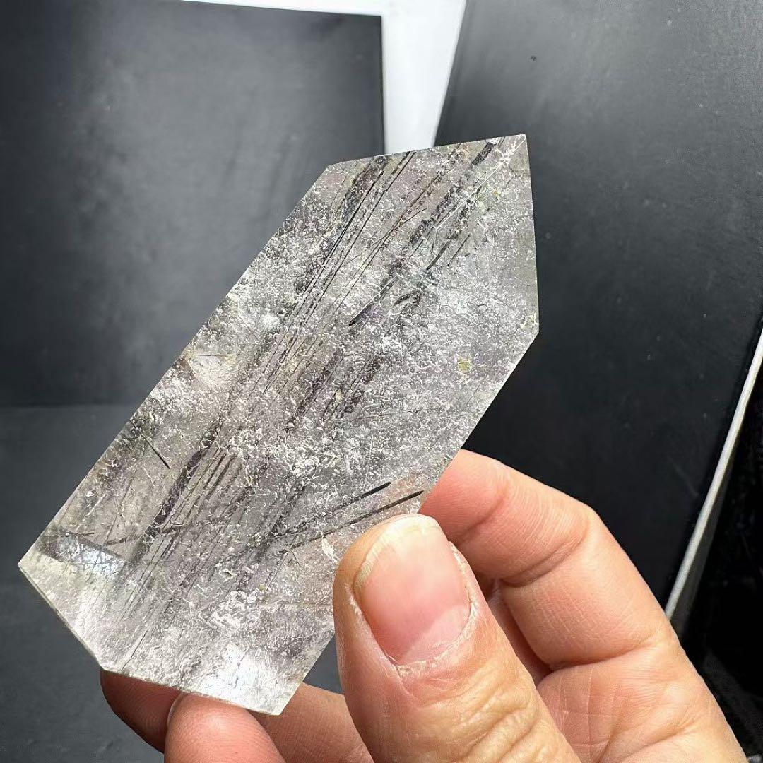 天然石ブラックルチルクォーツのポイント　置物G.542