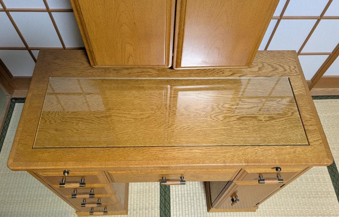 レトロな三面鏡の木製 化粧台・ドレッサー コンセント付き