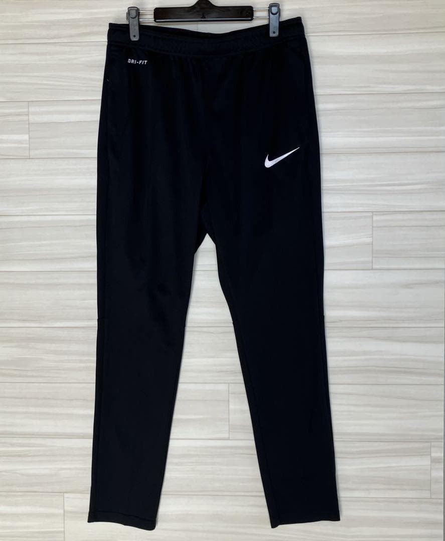 【未使用品】 ナイキ　NIKE　セットアップ　サッカー　ジャージ　上下セット　L