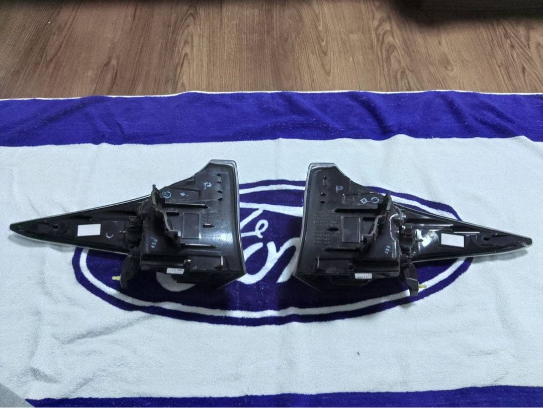 トヨタ　プリウス　50 前期　テールランプ　ICHIKOH 47-87