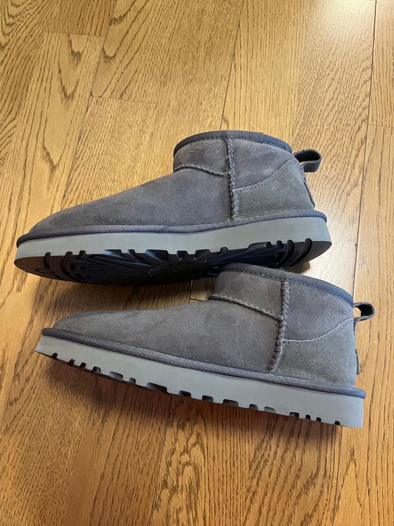 UGG グレー ムートンブーツ　新品未使用