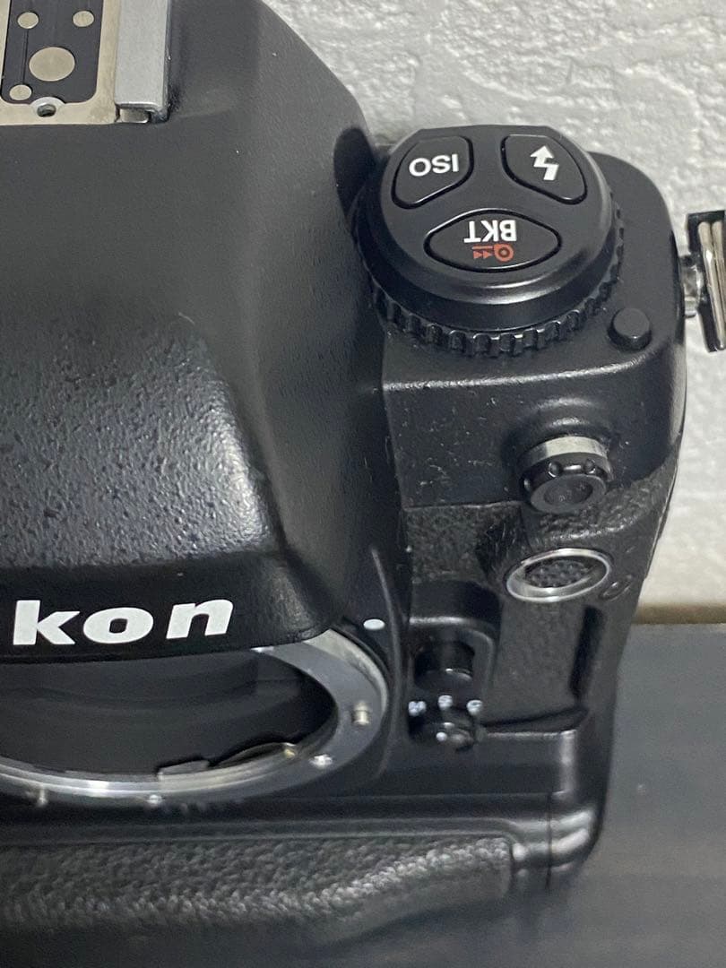 Nikon F100フィルムカメラ　グリップ付き