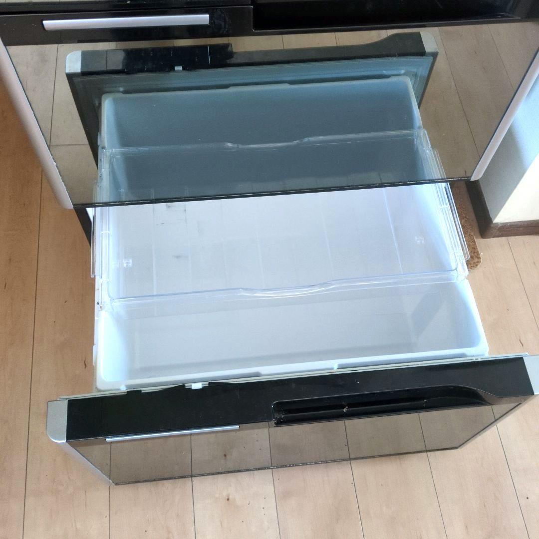 ブラック 2ドア冷蔵庫 ミラー仕上げ　565L