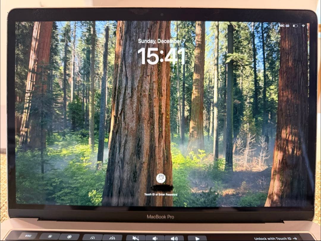 2019 MacBook Pro 13インチ（i7/16GB/1TB SSD)