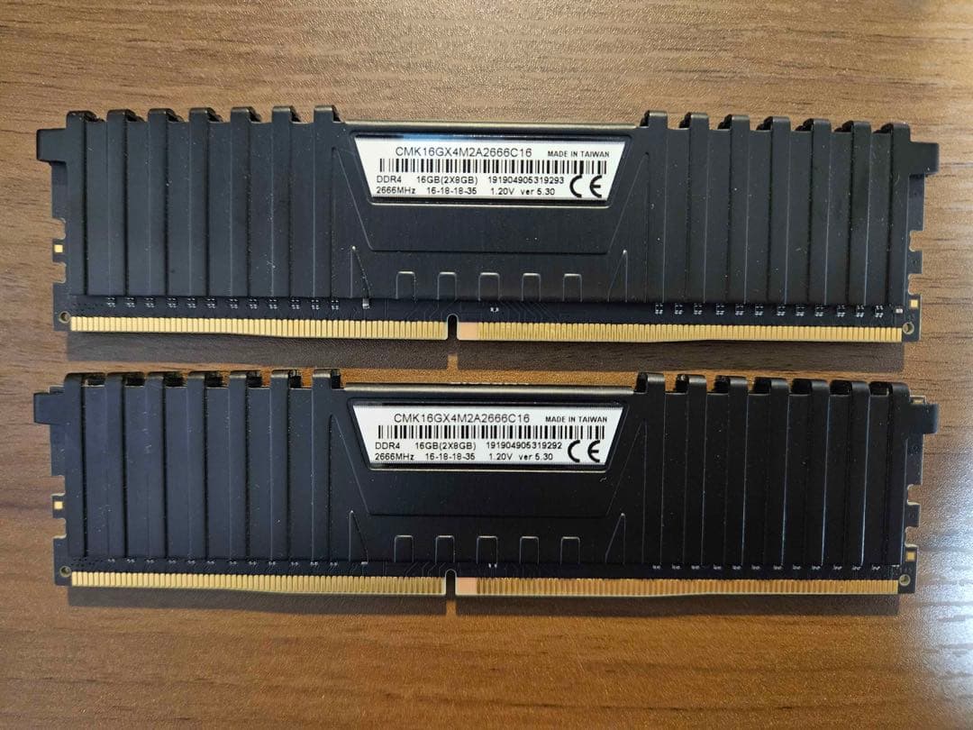 CORSAIR メモリ 16GB DDR4-2666MHz [8GB×2枚]