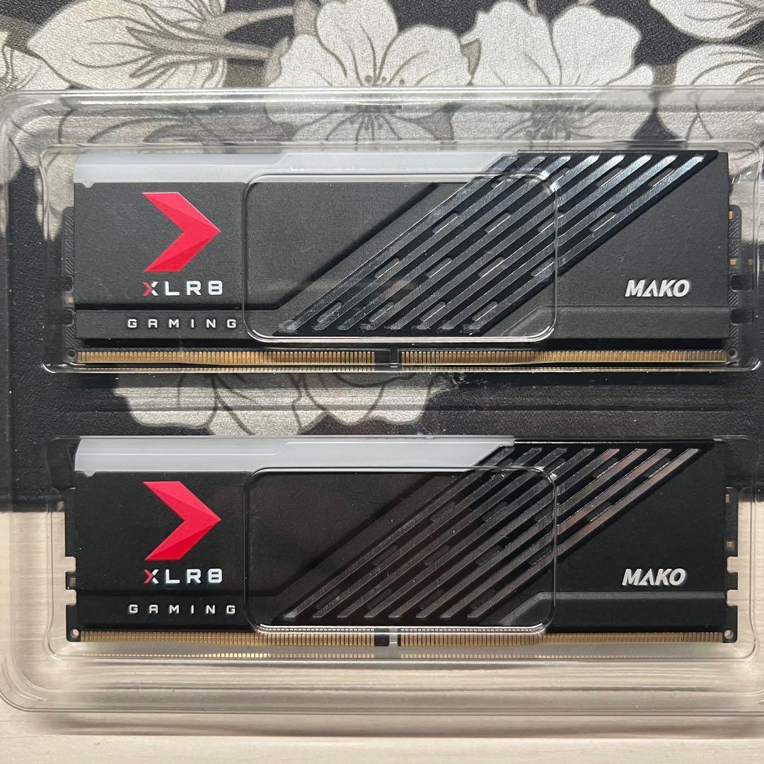 グラフィックボード・グラボ・ビデオカード PNY XLR8 MAKO 32GB 6000MHz DDR5