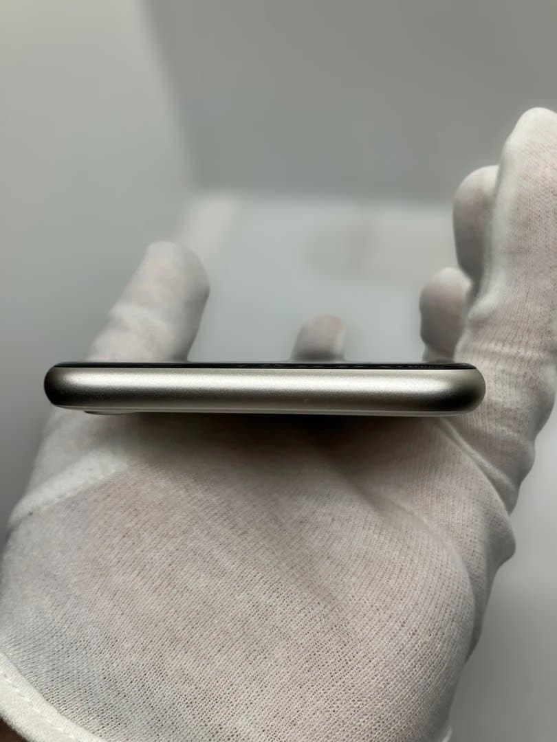 iPhone SE (第3世代) 64GB美品 SIMフリー バッテリー100%