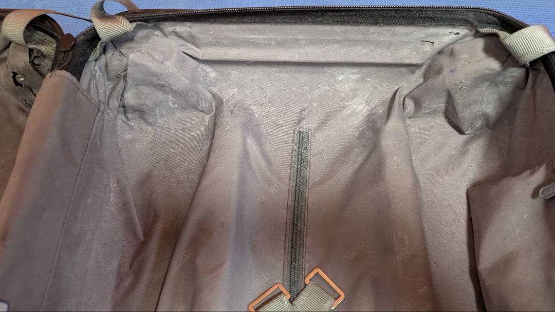 RIMOWA ブラックキャリーケース