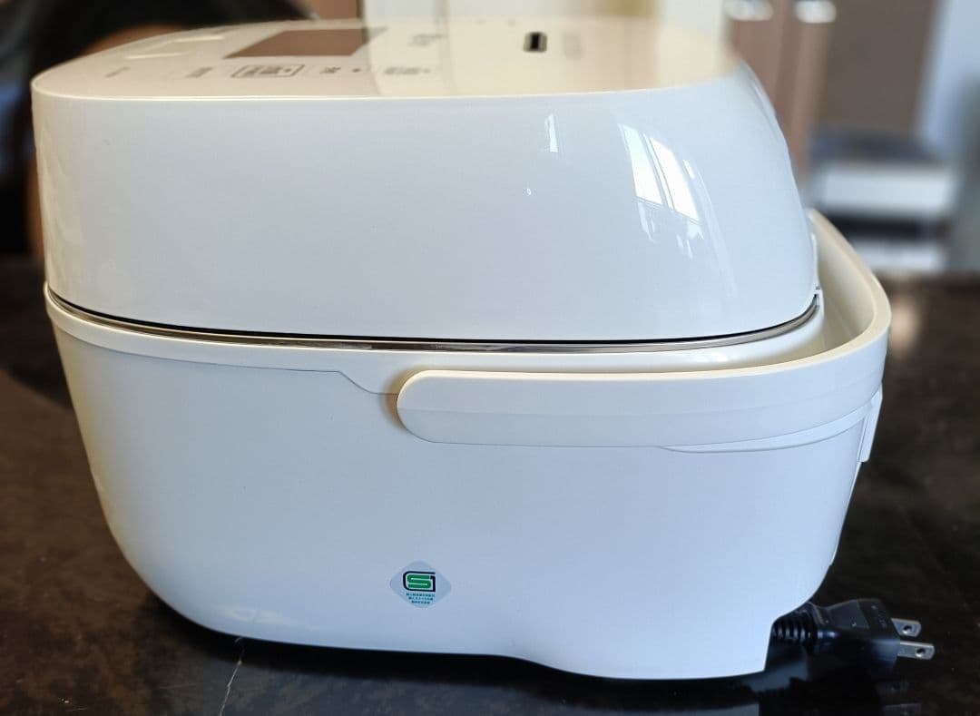 【保証有り】東芝 真空圧力IH　炊飯器　RC-10VSR