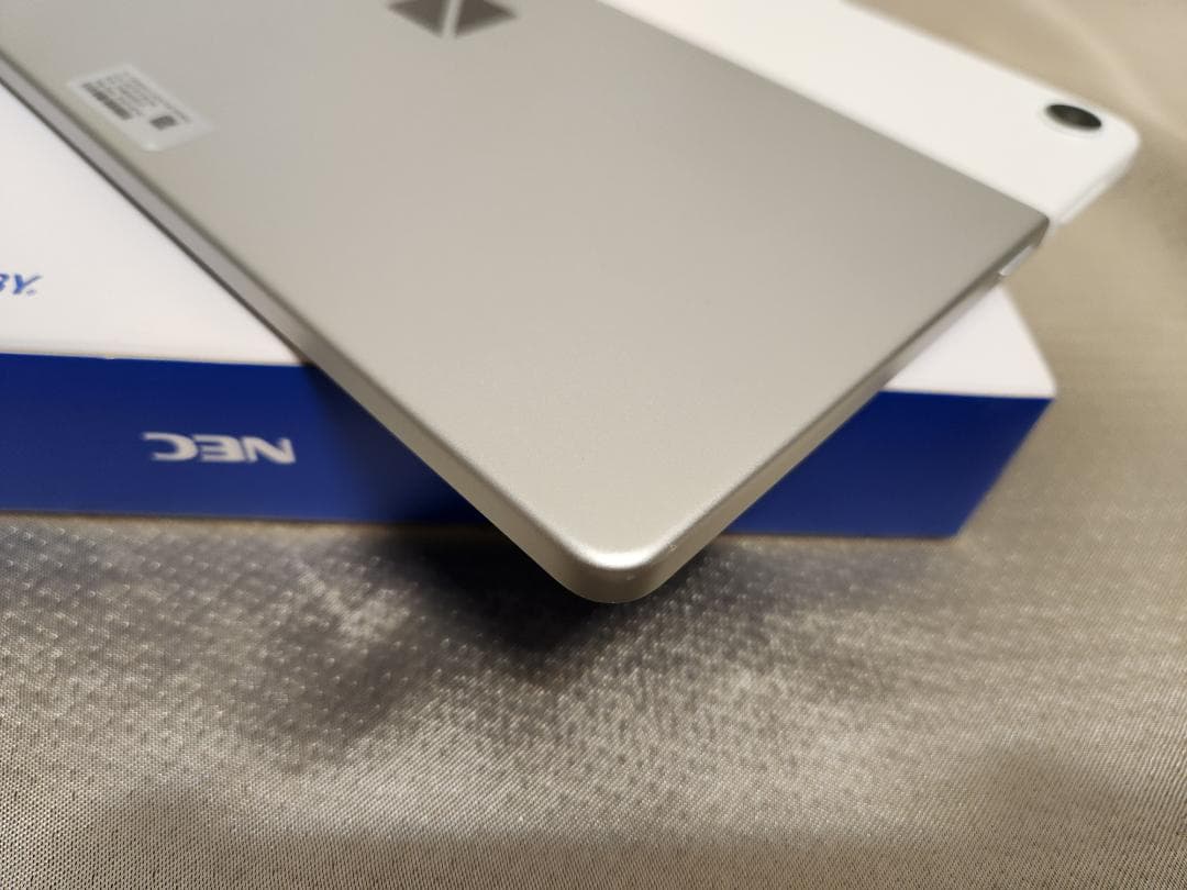 LAVIE Tab T10 T1055／EAS 使用回数20回程度 美品 箱付き