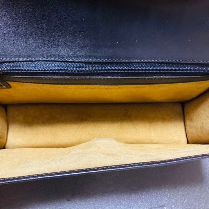 【大人な鞄】dunhill セカンドバック　レザー　ゴールド金具　ダイヤル付