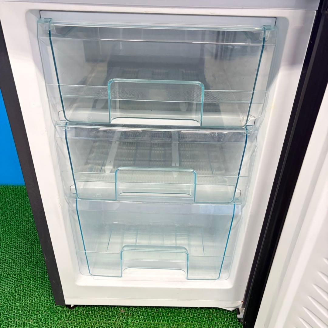 709 スリムデザイン　冷蔵庫　小型　200L弱　美品　一人暮らし　洗濯機も有