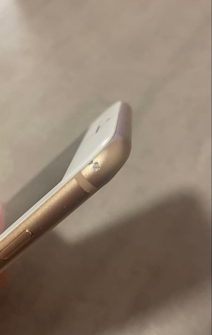 Apple iPhone8 ゴールド