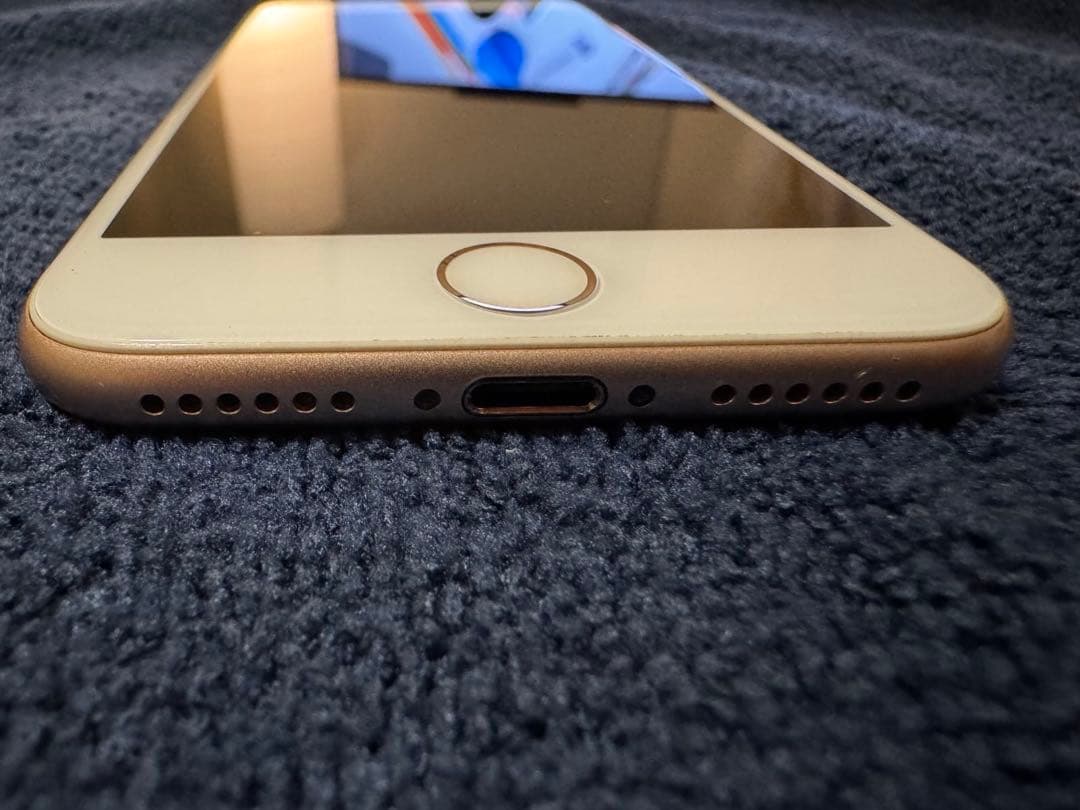 Apple iPhone8 ゴールド