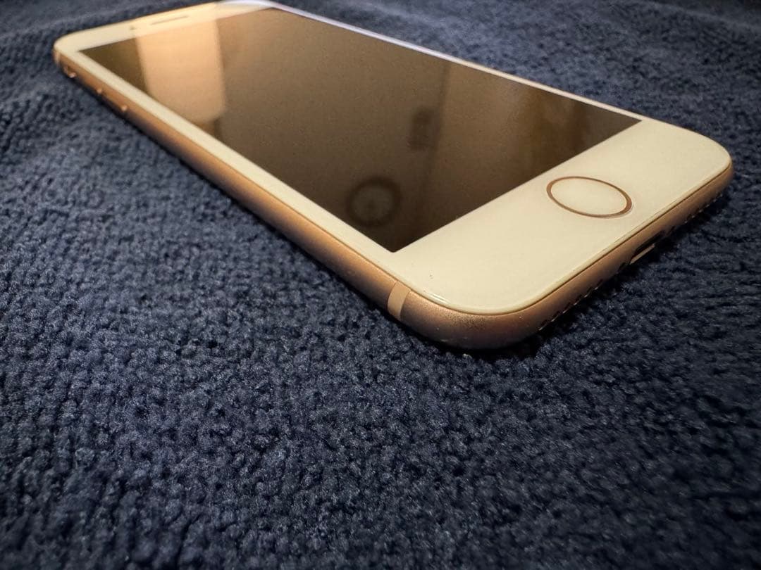Apple iPhone8 ゴールド