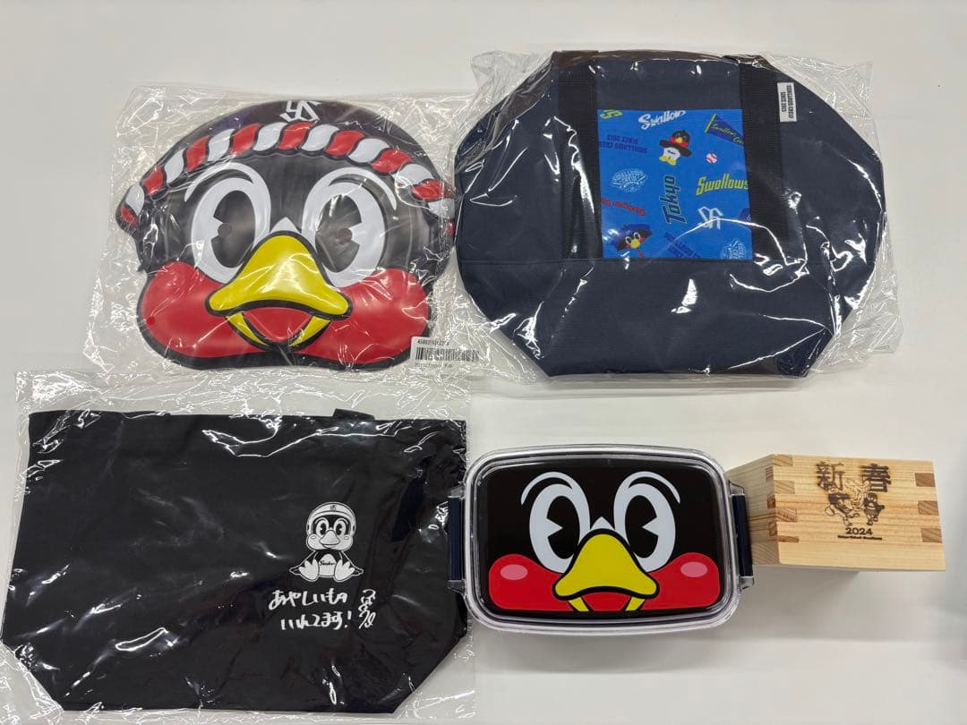 ヤクルトスワローズ グッズ一式 つば九郎 ユニフォーム・浦添手ぬぐい計25点