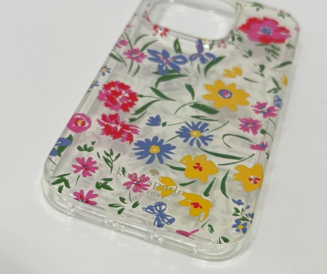 【正規品】 ケイトスペード iPhone14Pro対応ケース クリームマルチ