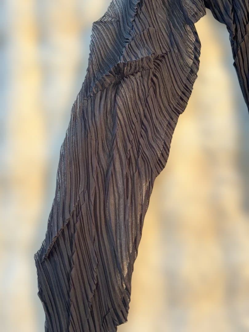 [希少] ISSEY MIYAKE 高級感あふれる波状 プリーツ トップス