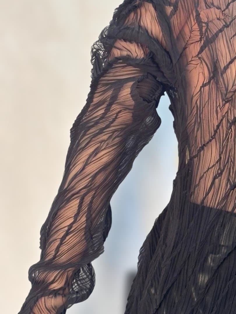 [希少] ISSEY MIYAKE 高級感あふれる波状 プリーツ トップス