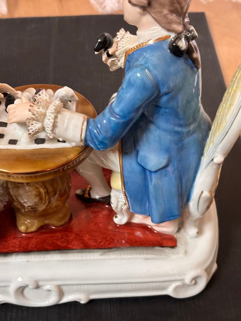 未使用箱あり❣️加藤工芸 レースドール陶器フィギリン チェスを楽しむ男女 大サイズ