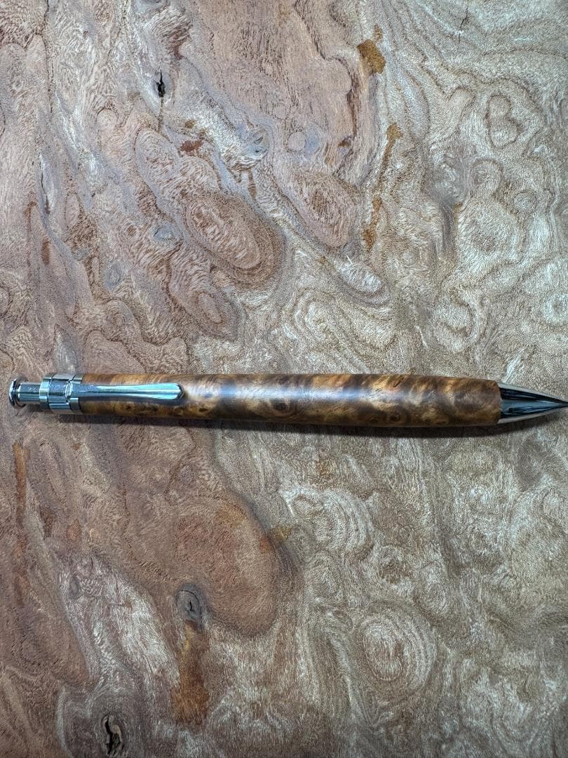 【工房楔　木軸ペン】クルミ こぶ杢