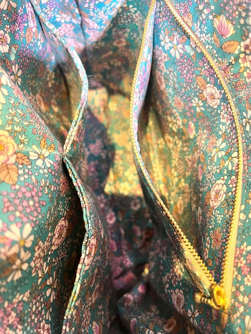 r*♡様 コヤンイサムチョン　ビッグなクラウディちゃん肩掛けトートバッグ